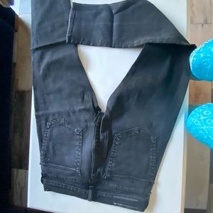 1 jeans reg.bone tom boy size 25 black  1 blue skinny size 25 is good condition